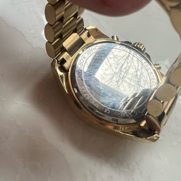 Michael Kors Oversized Bradshaw Unisex Watch Black Gold Stainless Steel MK5739 - Picture 13 of 15